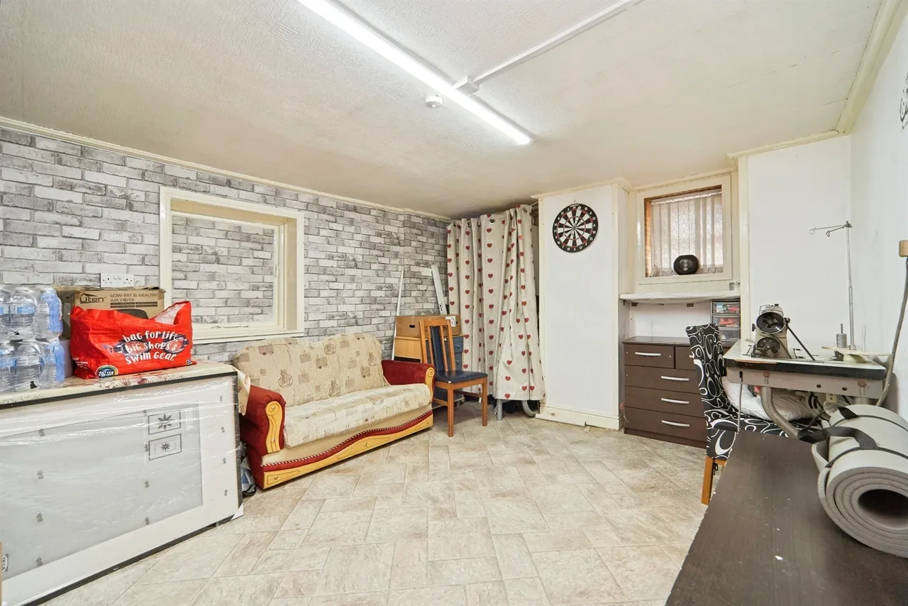 Bradford Road, Shipley, photo 11