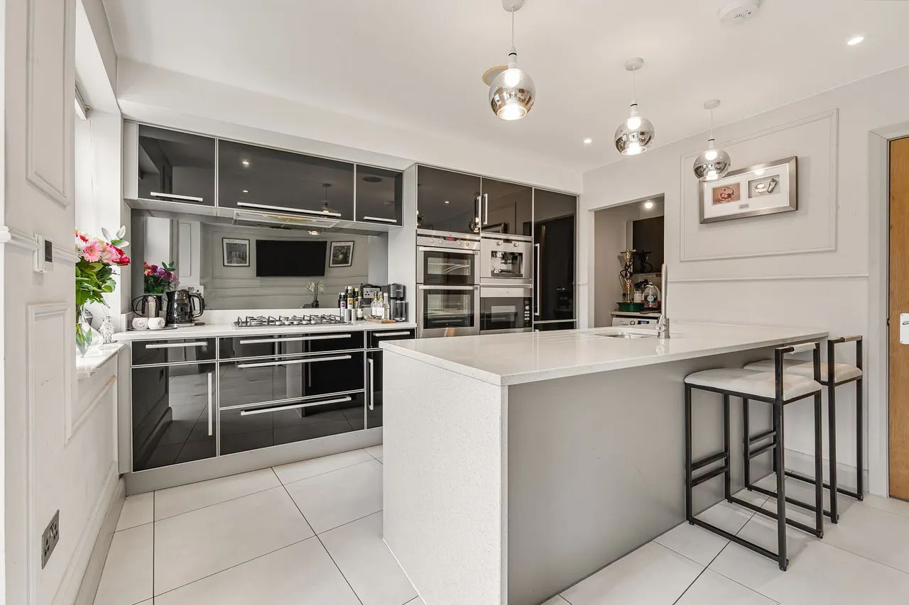 Edge View Crescent, Alderley Edge, photo 3