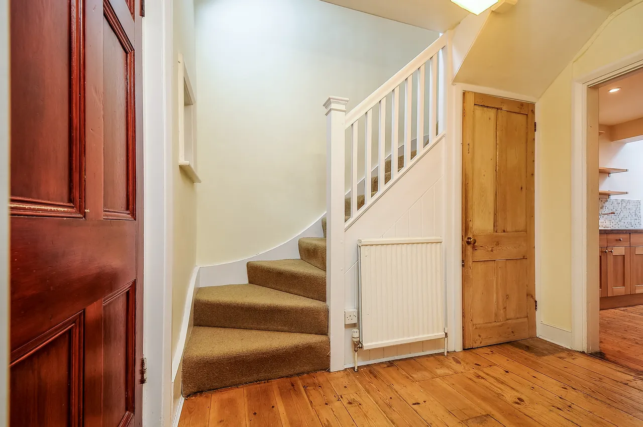 Pathfields, Haslemere, GU27, photo 2