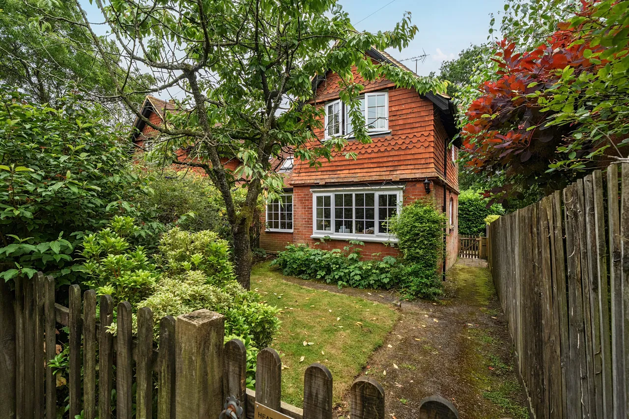 3 bed house for sale — Pathfields, Haslemere, GU27