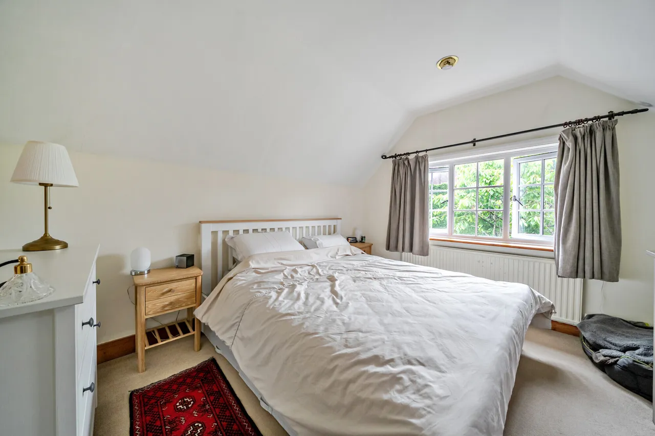 Pathfields, Haslemere, GU27, photo 7