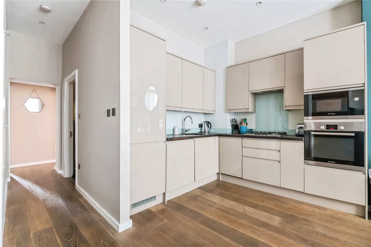 Lordship Lane, SE22, photo 11