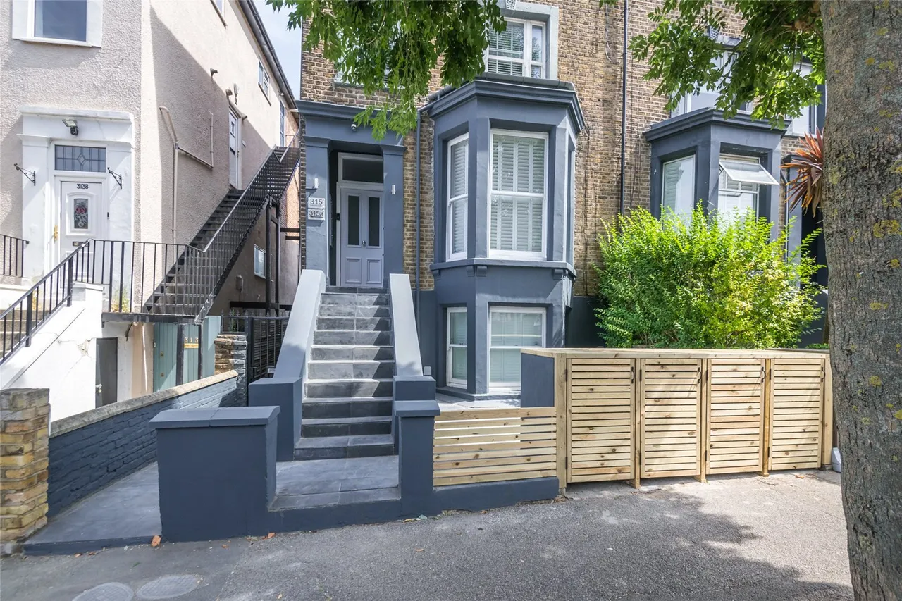 2 bed flat for sale — Lordship Lane, SE22