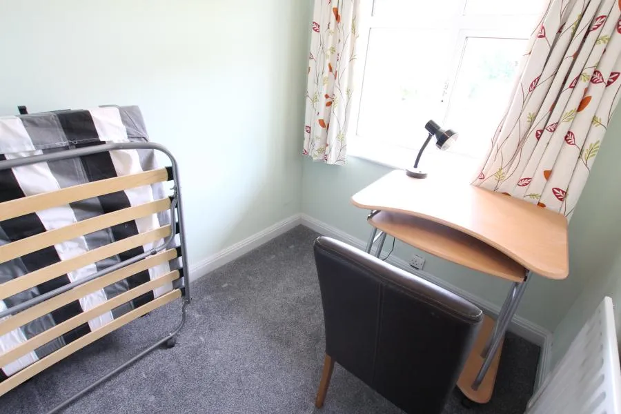 Meadway Drive, Horsell, GU21, photo 7