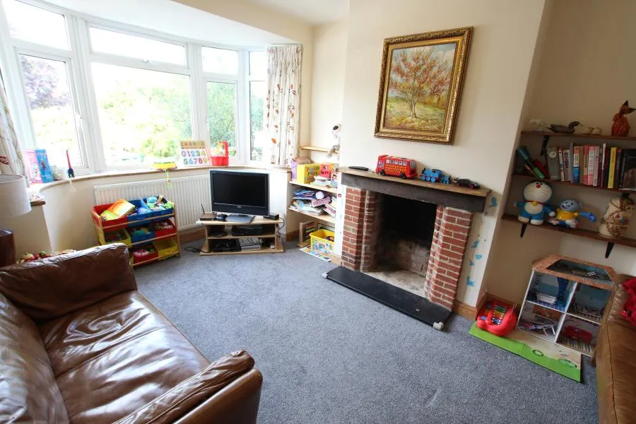 Meadway Drive, Horsell, GU21, photo 3