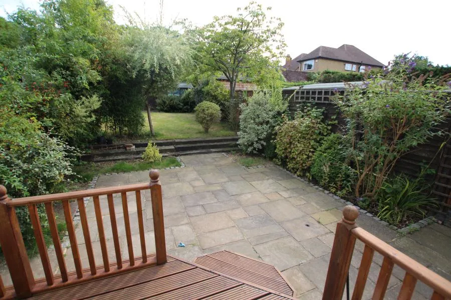 Meadway Drive, Horsell, GU21, photo 8