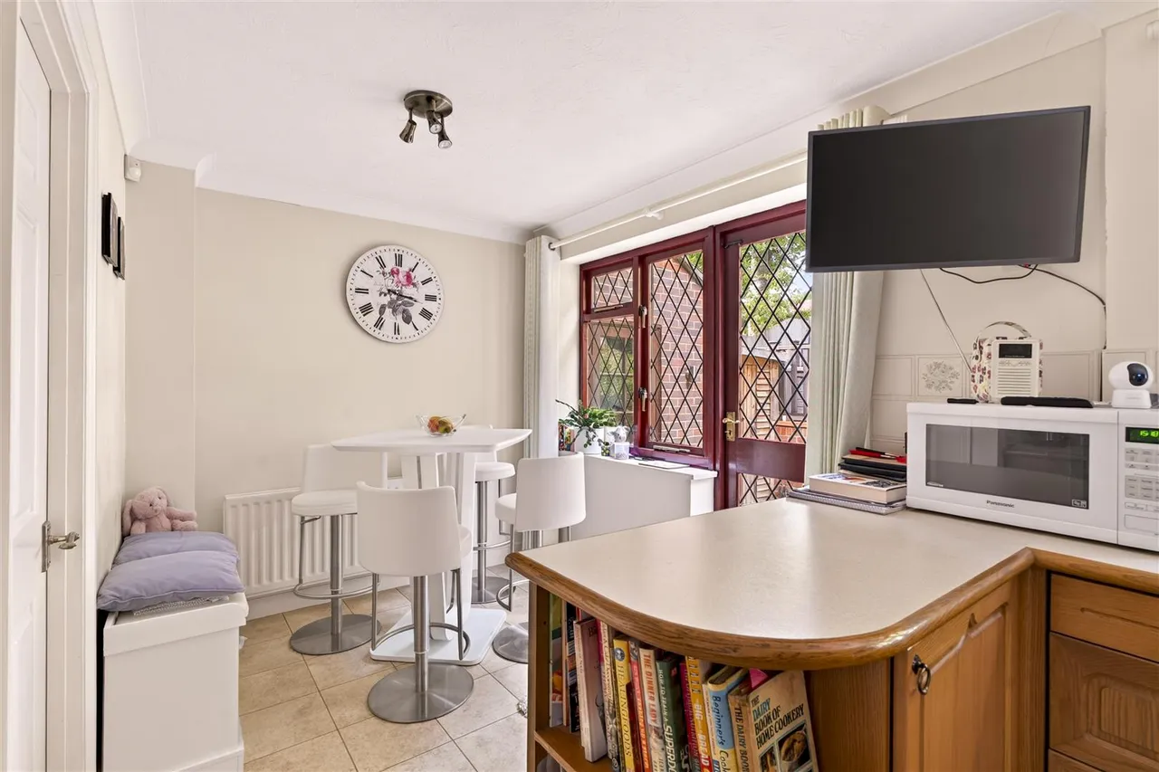 Cherry Tree Close, High Salvington, photo 7