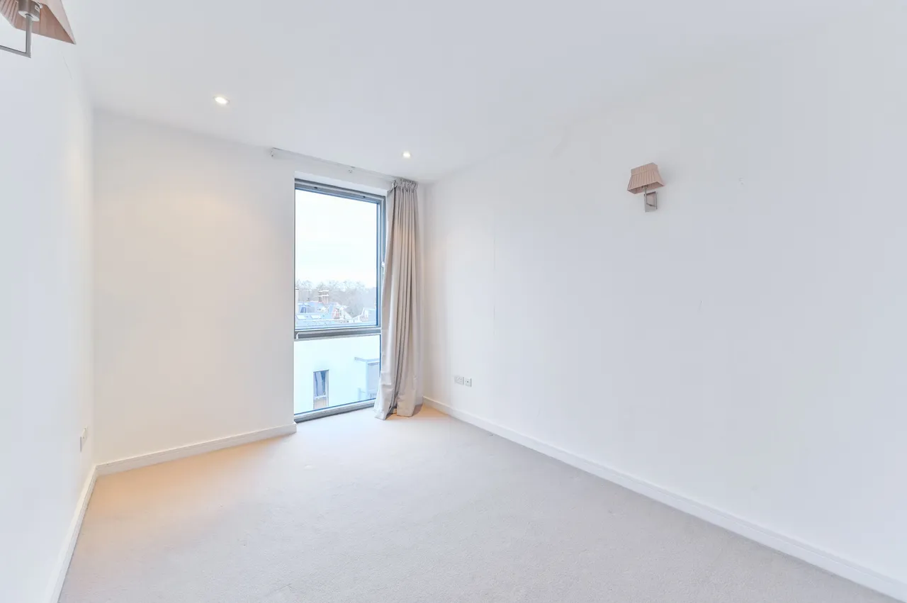 43 Yvon House, Alexandra Avenue, London, photo 7