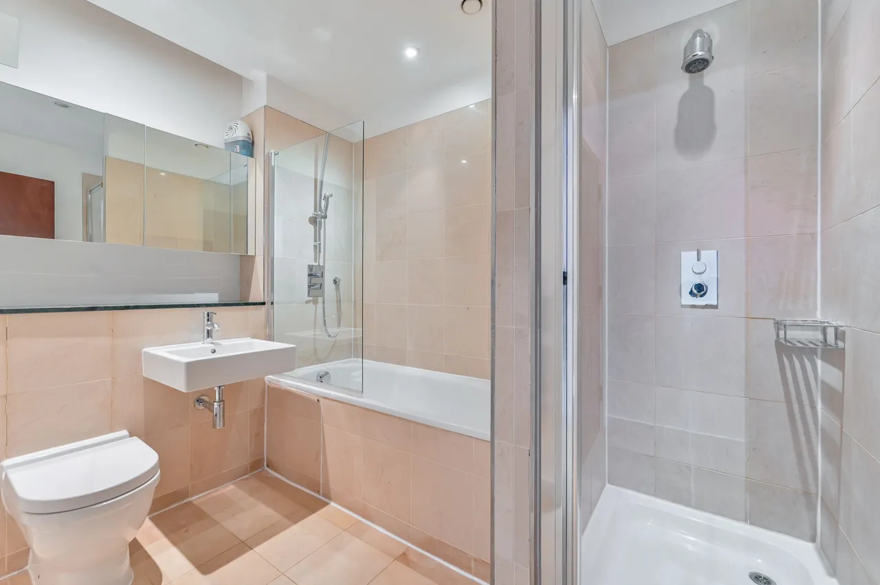 43 Yvon House, Alexandra Avenue, London, photo 10