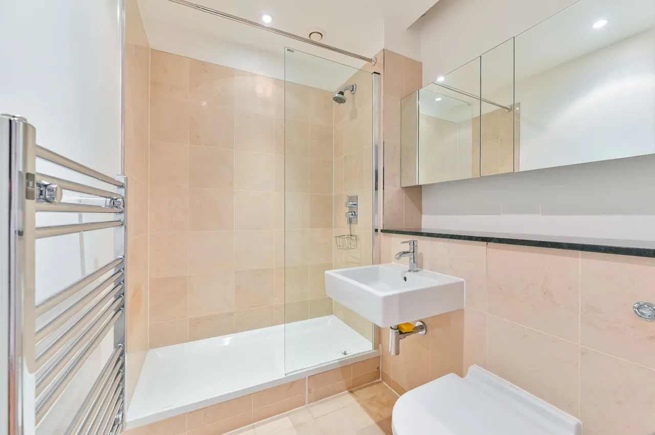 43 Yvon House, Alexandra Avenue, London, photo 6
