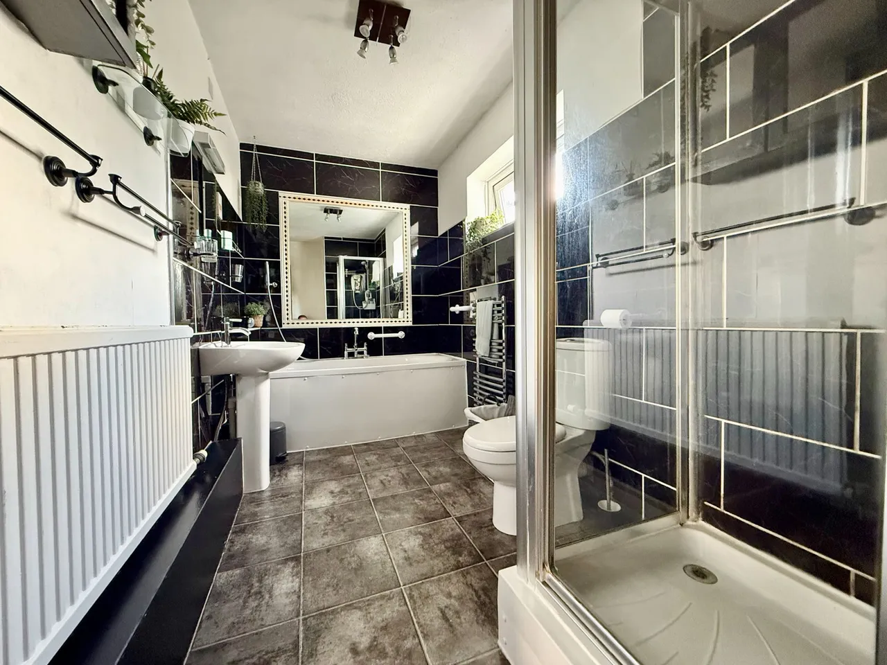 Stroud Road, GL1, photo 11