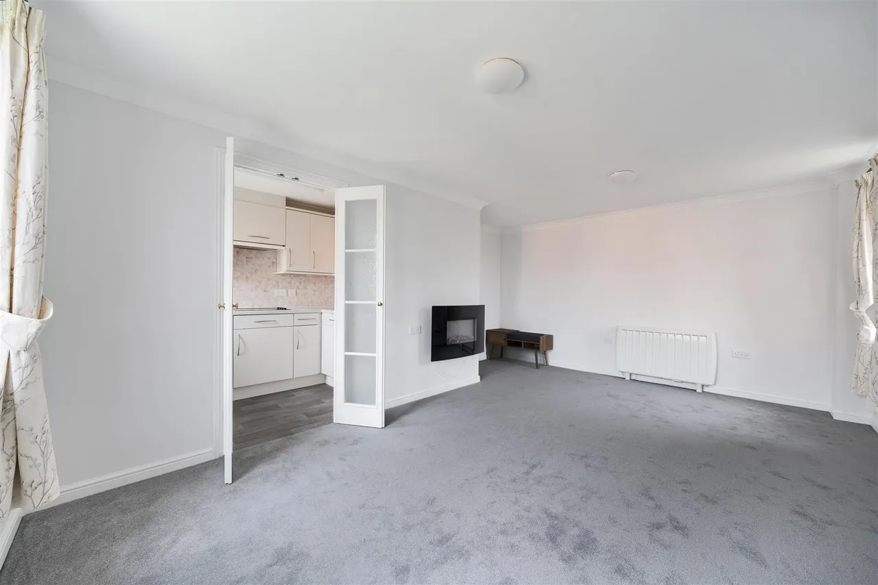Limpsfield Road, Warlingham, CR6, photo 3