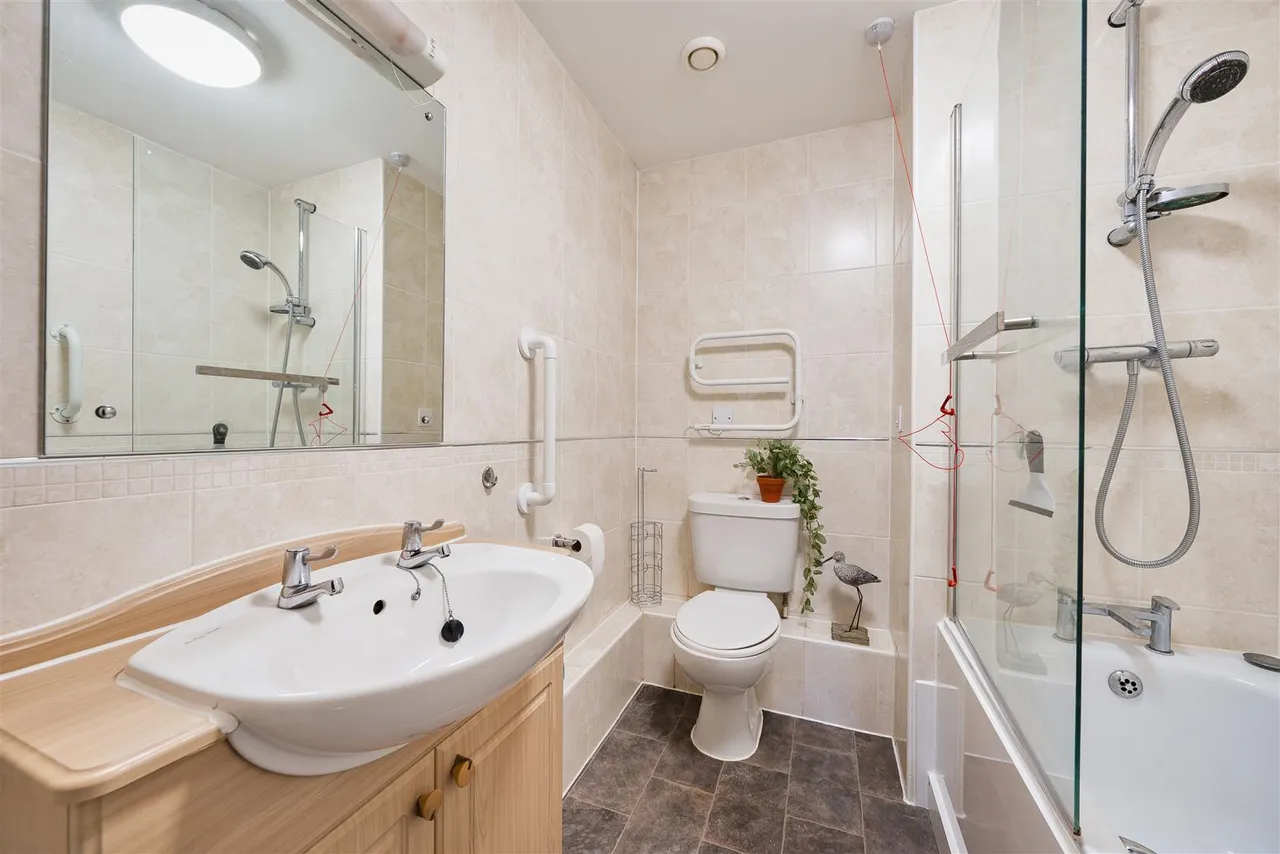 Limpsfield Road, Warlingham, CR6, photo 8