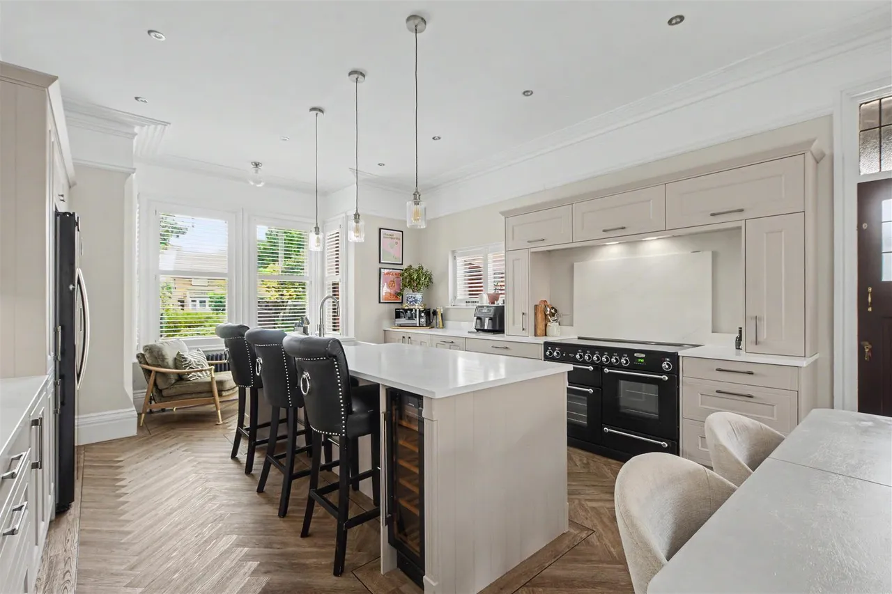 Victoria Avenue, Borrowash, DE72, photo 2