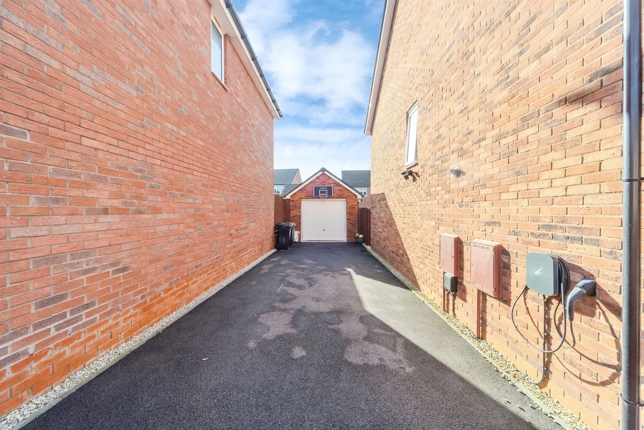 Knibb Drive, Hanslope, MK19, photo 17