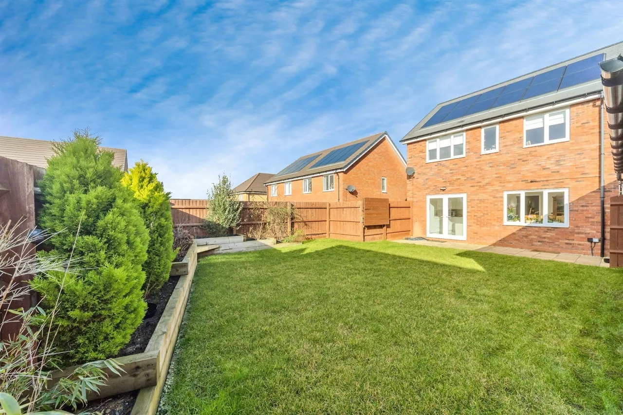 Knibb Drive, Hanslope, MK19, photo 2