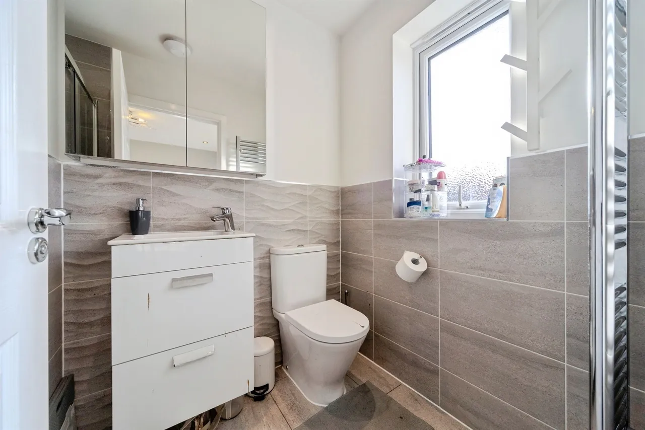 Knibb Drive, Hanslope, MK19, photo 11