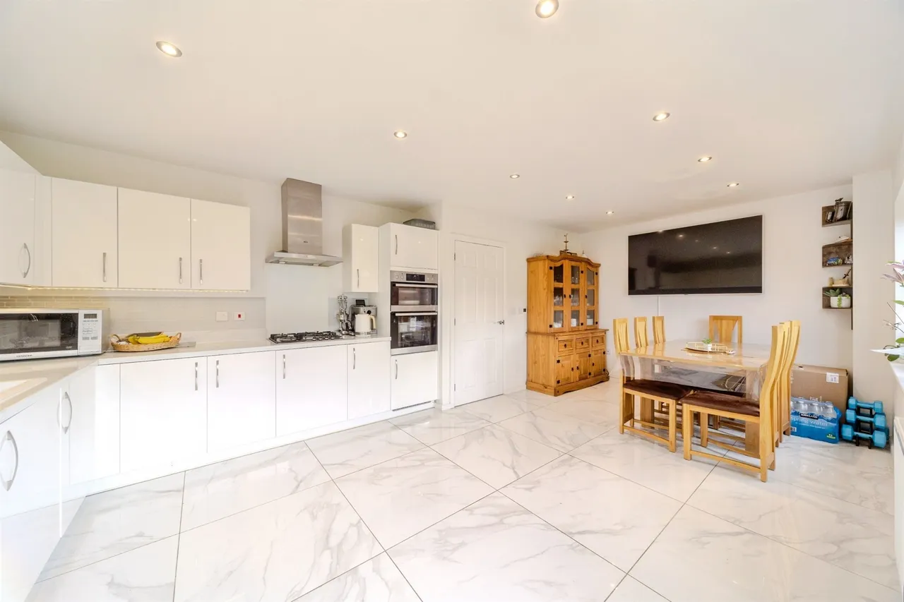 Knibb Drive, Hanslope, MK19, photo 5