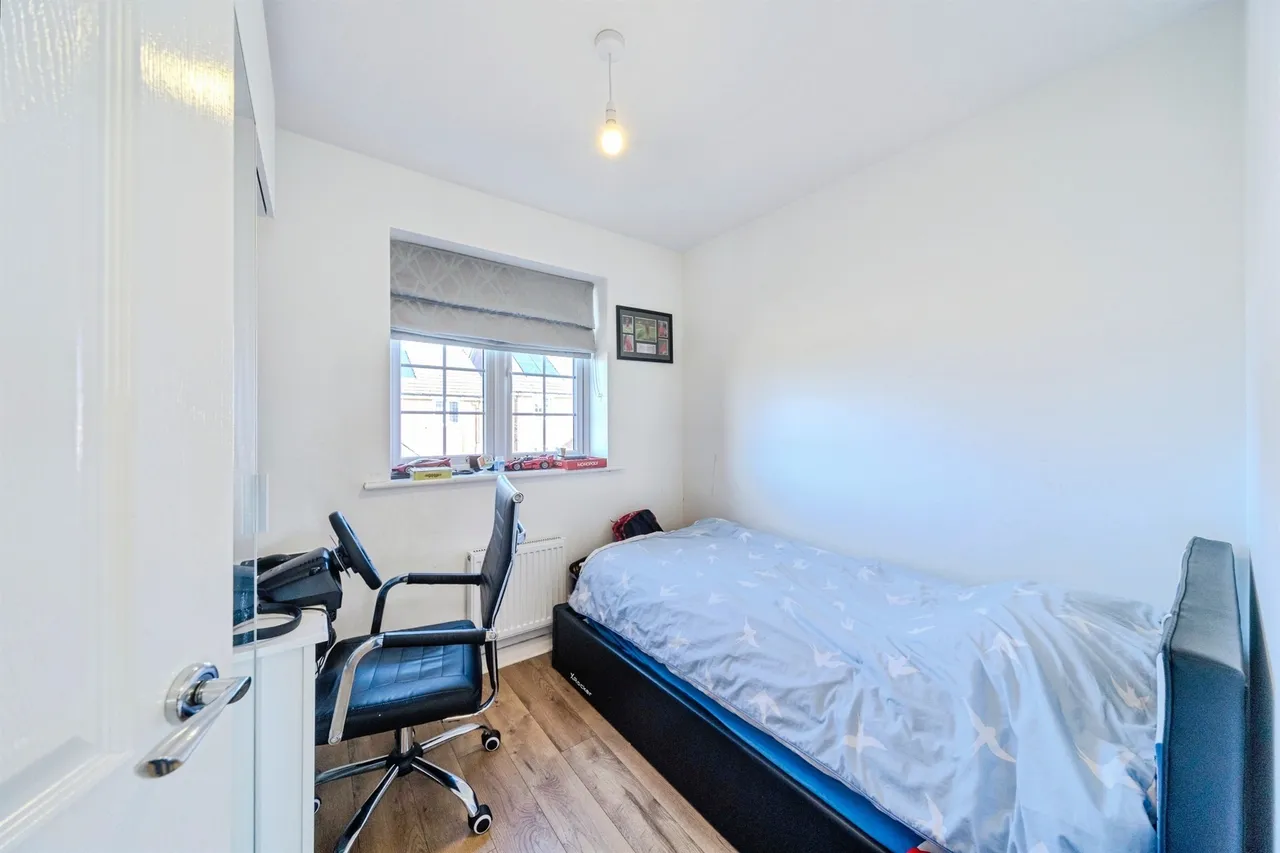 Knibb Drive, Hanslope, MK19, photo 12