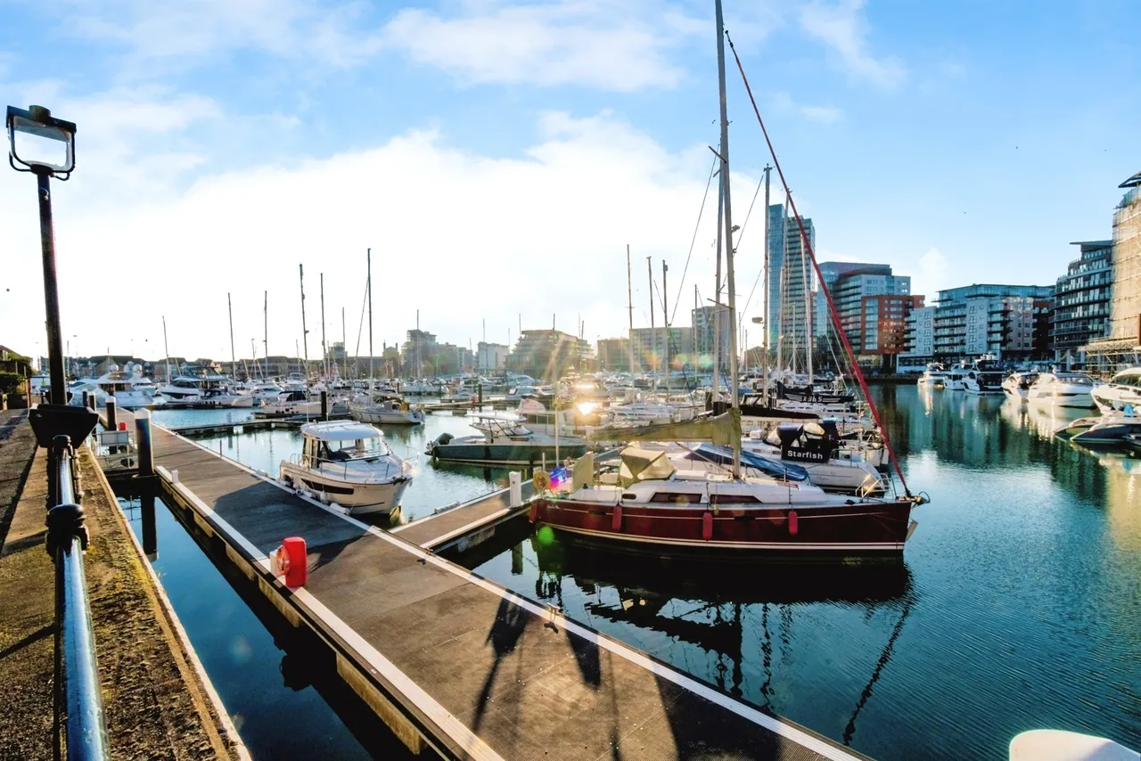 Channel Way, Ocean Village, SO14, photo 9