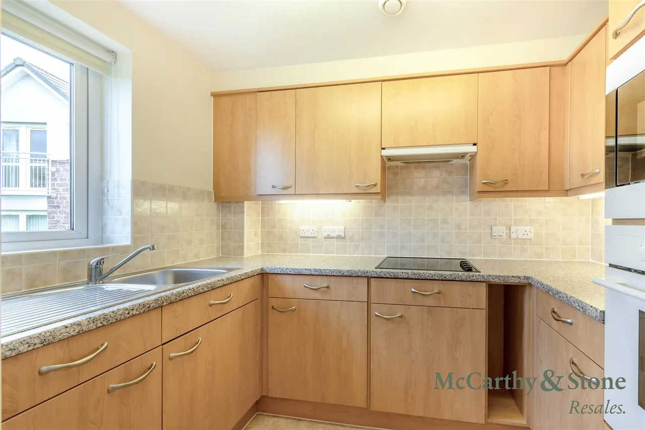 Chester Road, Little Sutton, CH66, photo 4