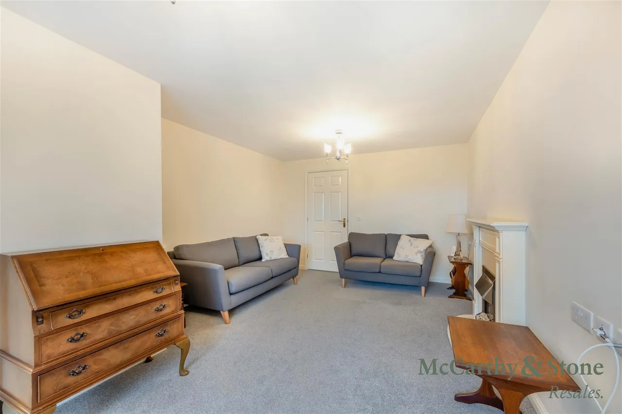 Chester Road, Little Sutton, CH66, photo 2