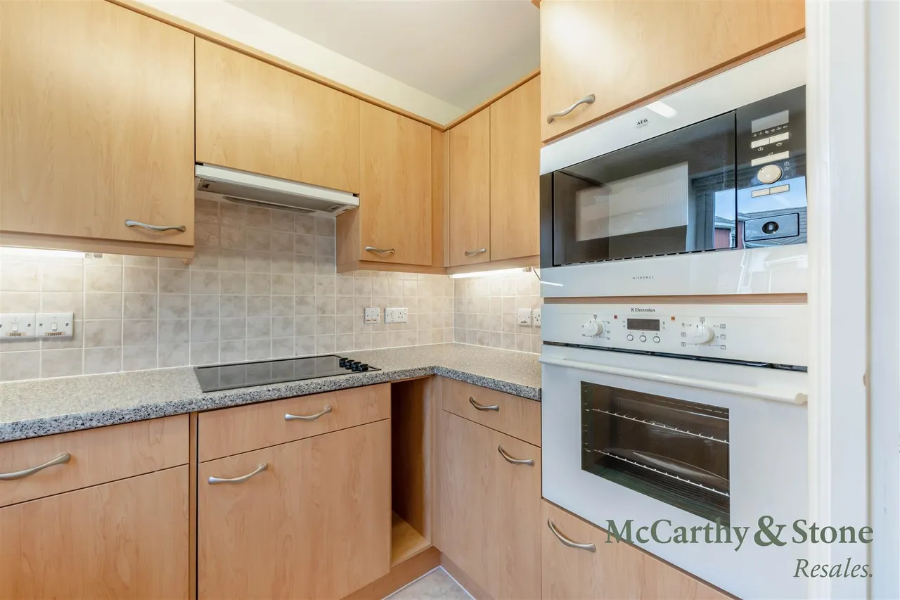 Chester Road, Little Sutton, CH66, photo 5