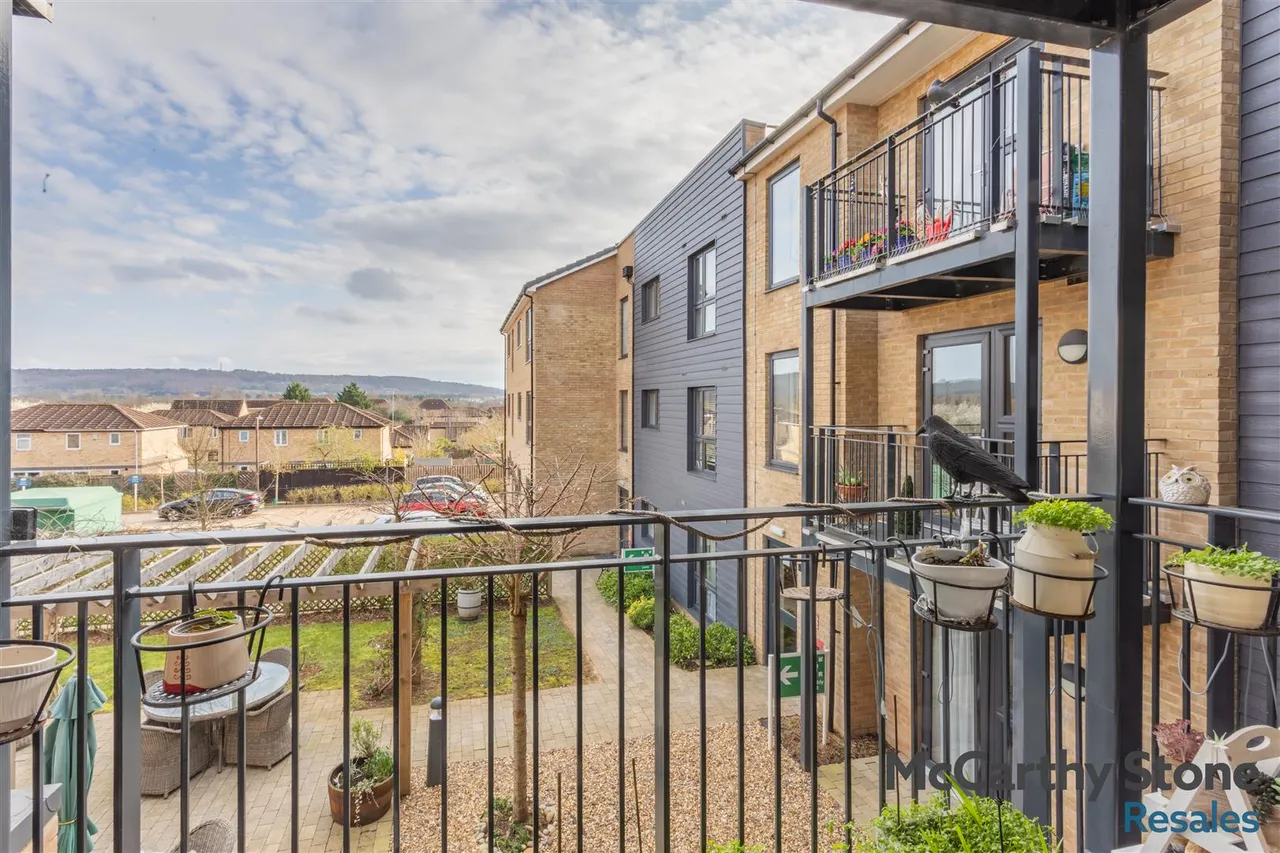 1 bed flat for sale, Hindhead Knoll, Walnut Tree, MK7
