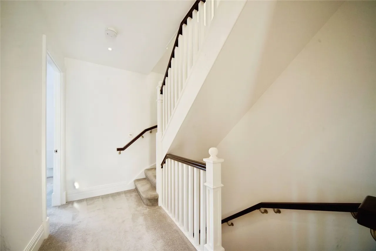 Sassoon Drive, Barnet, EN4, photo 16