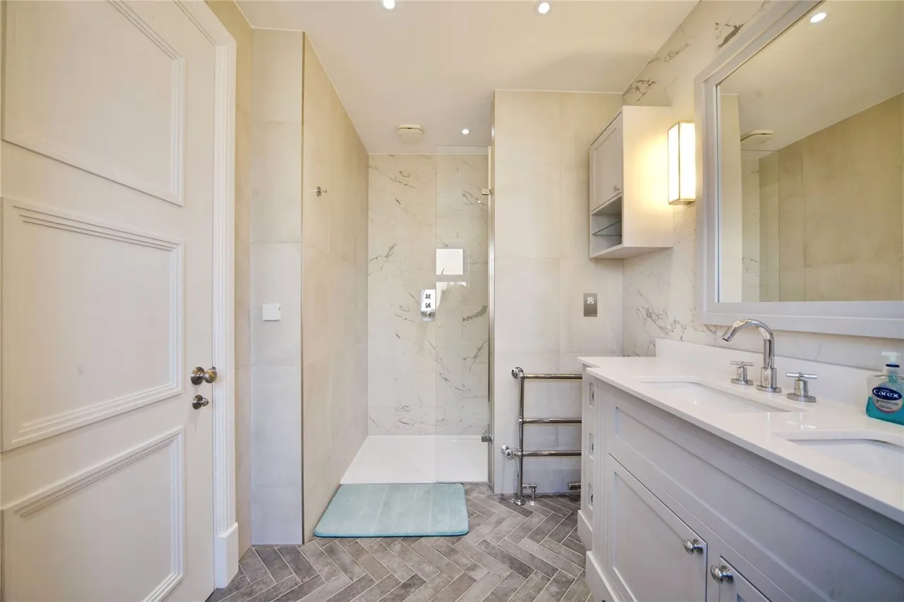 Sassoon Drive, Barnet, EN4, photo 13
