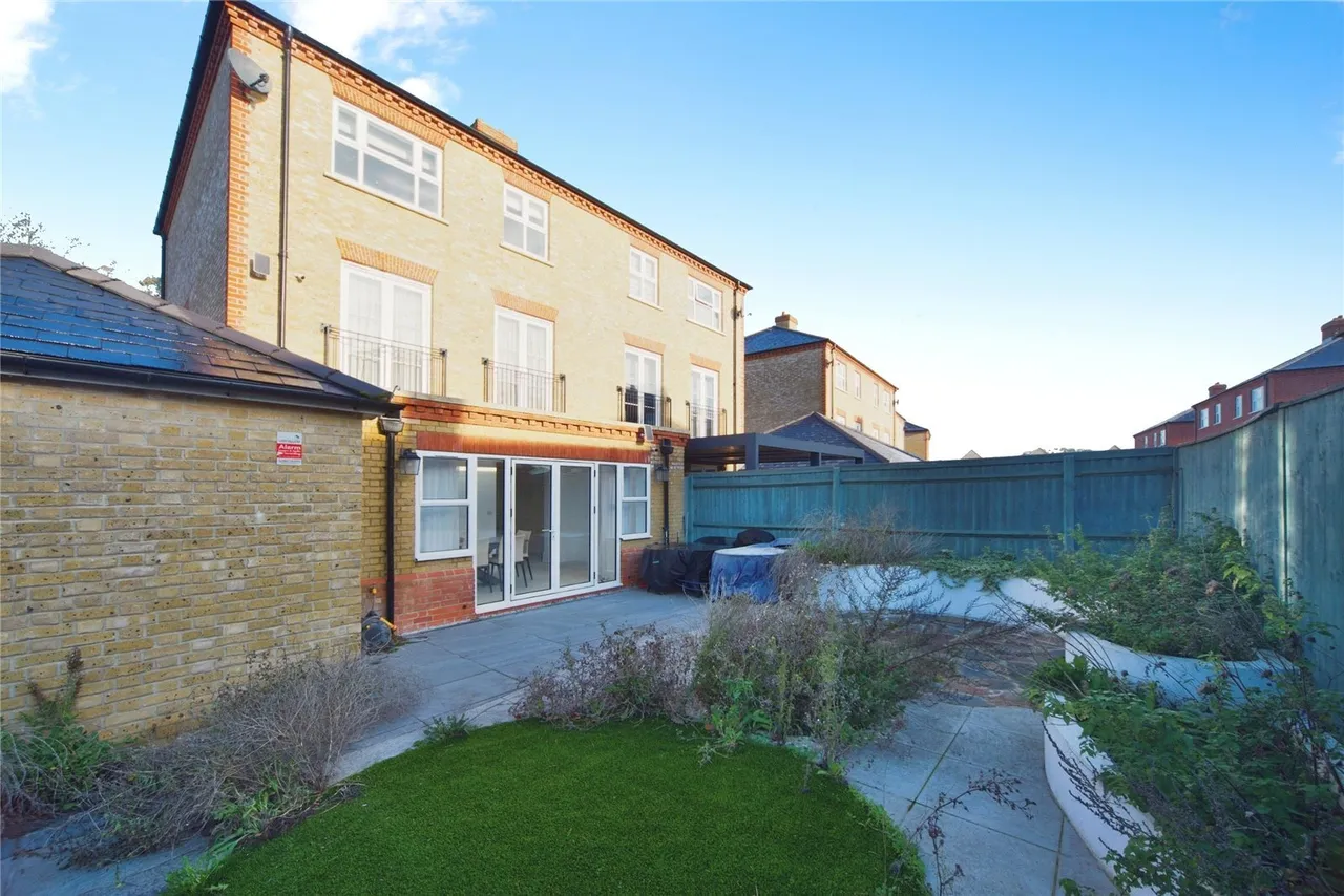 Sassoon Drive, Barnet, EN4, photo 7