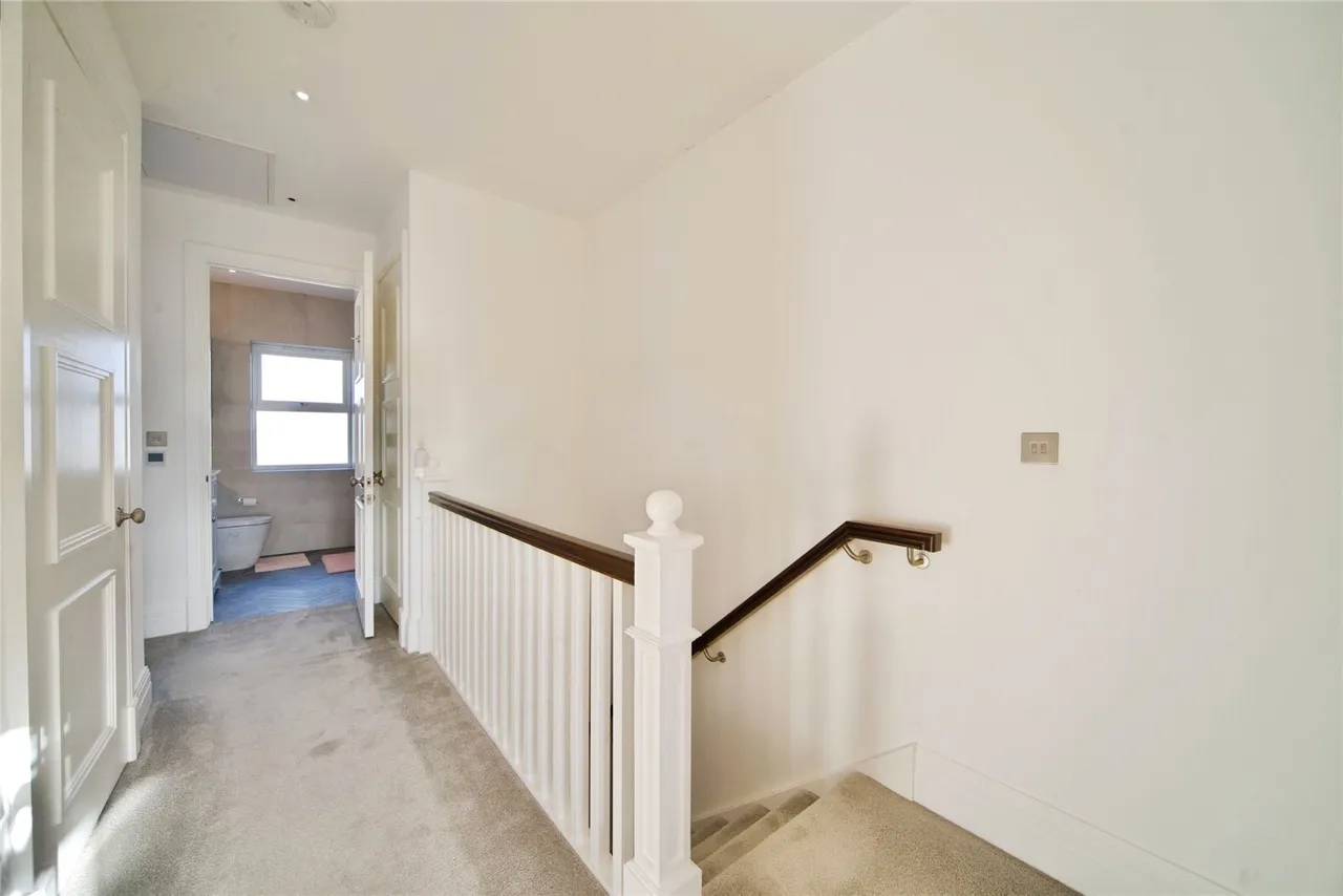 Sassoon Drive, Barnet, EN4, photo 28