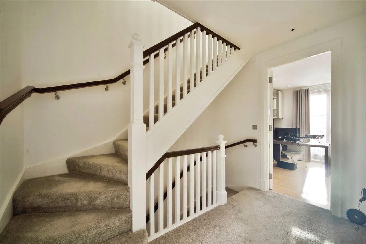 Sassoon Drive, Barnet, EN4, photo 17
