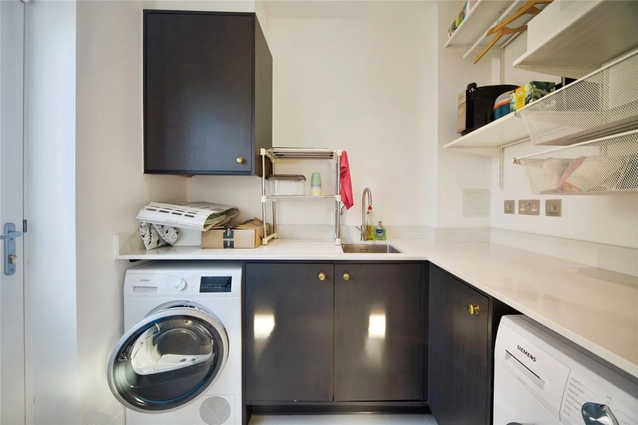 Sassoon Drive, Barnet, EN4, photo 9