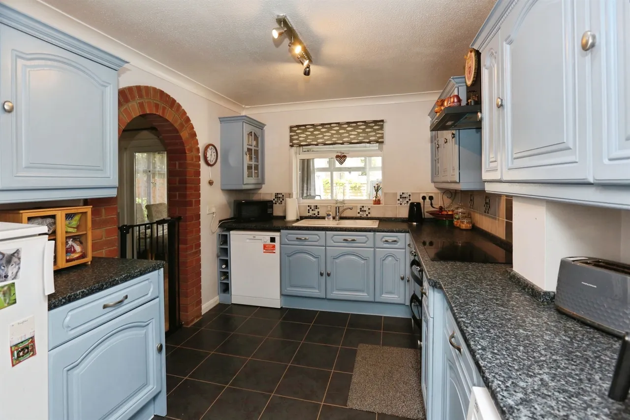 Buckland Close, Eastleigh, photo 2