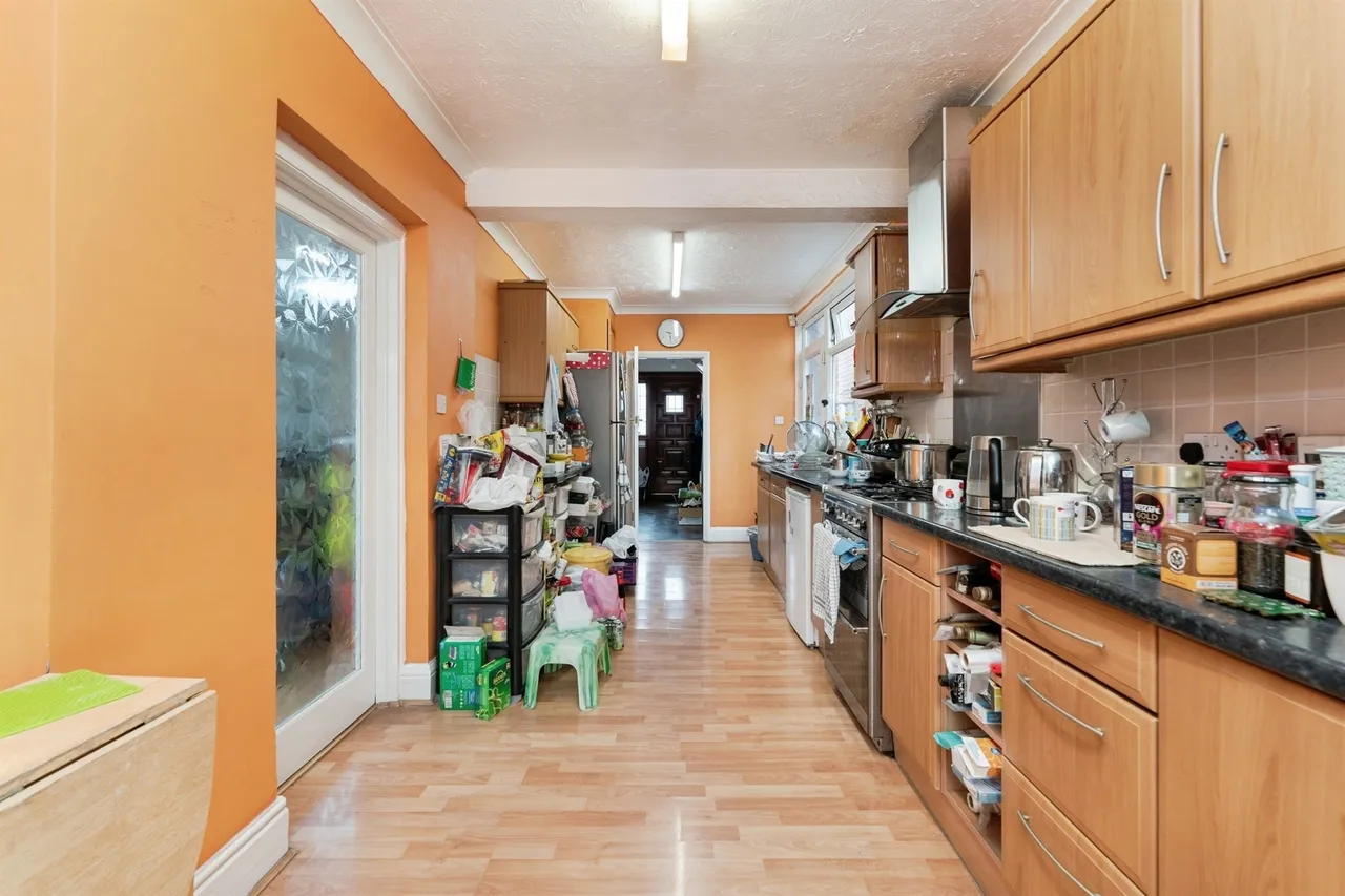 Westwood Avenue, MARCH, photo 10