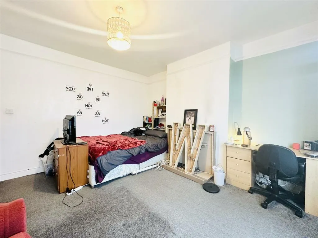 Harlaxton Drive, Lenton, NG7, photo 4