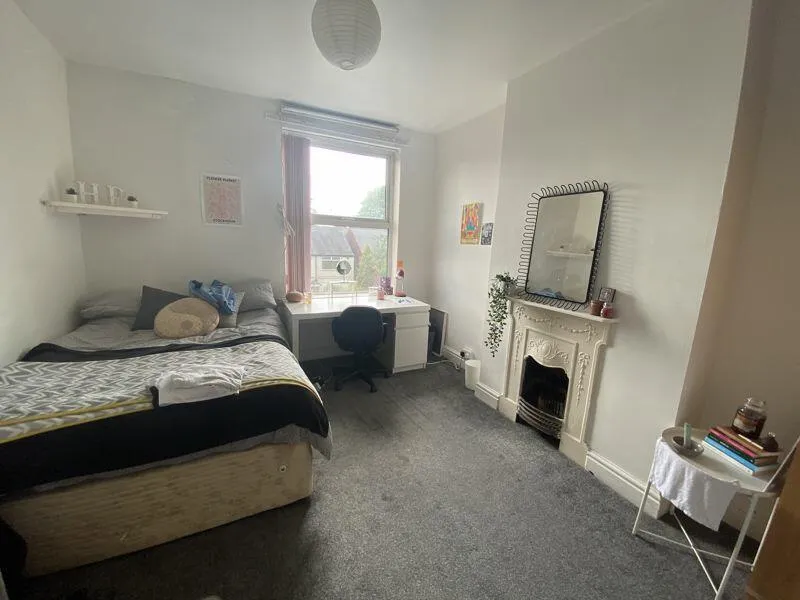 Harlaxton Drive, Lenton, NG7, photo 3