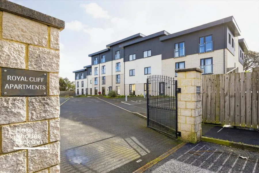 2 bed flat for sale, Grange Road, Sandown, PO36