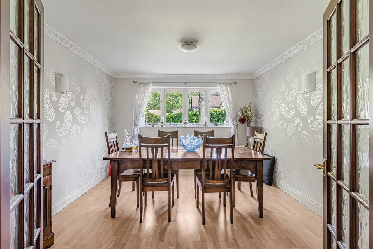 Dartnell Court, West Byfleet, KT14, photo 8