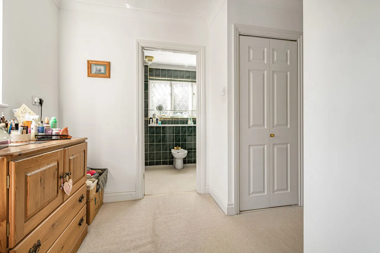Dartnell Court, West Byfleet, KT14, photo 18