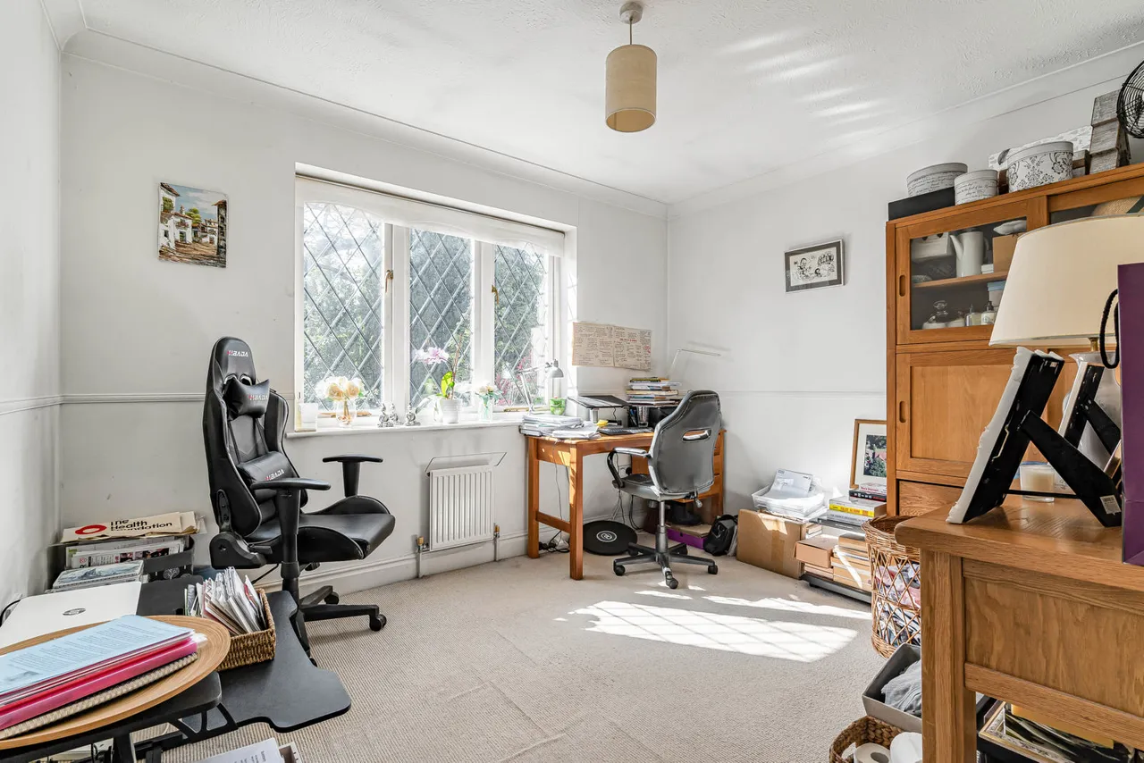 Dartnell Court, West Byfleet, KT14, photo 14