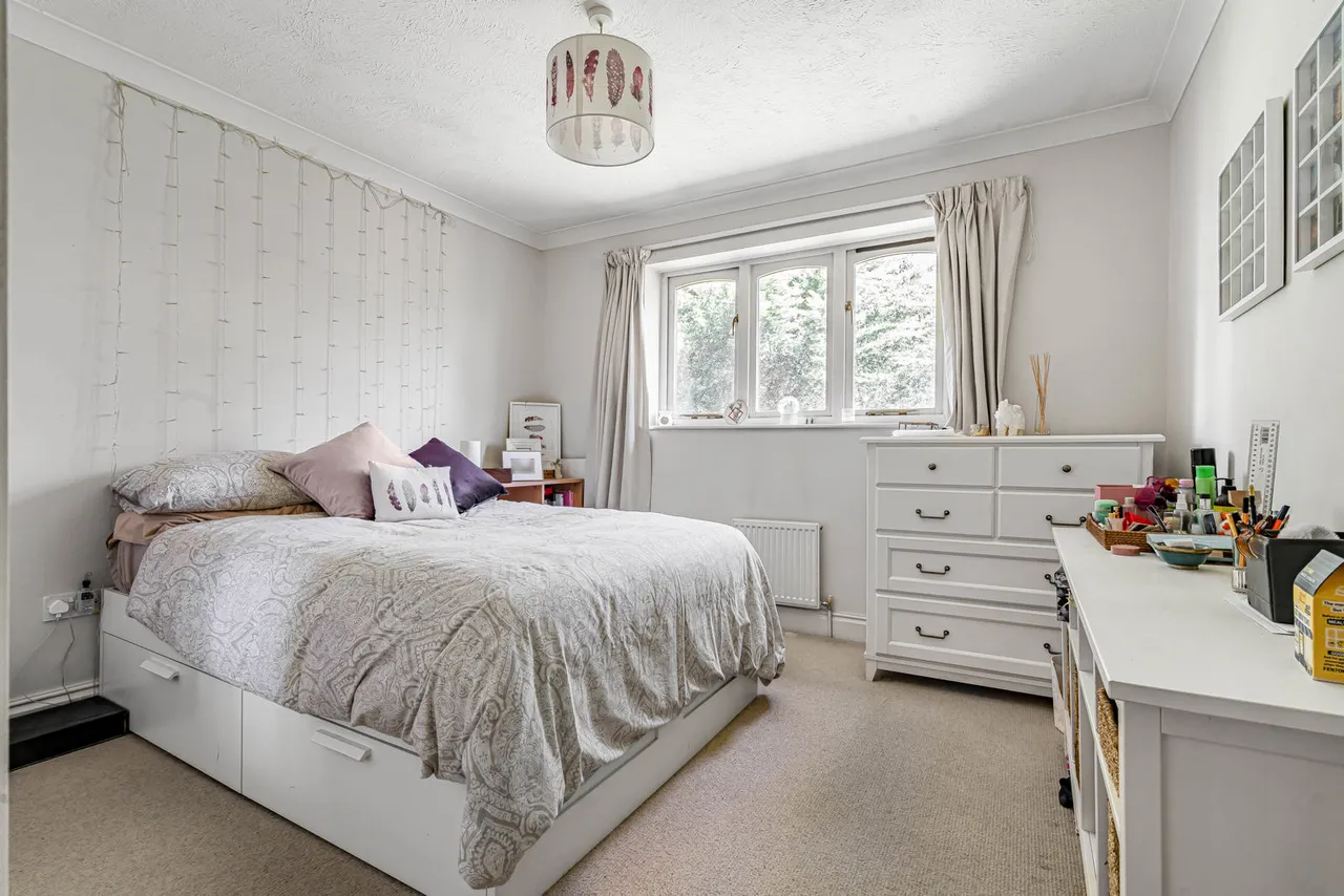 Dartnell Court, West Byfleet, KT14, photo 17