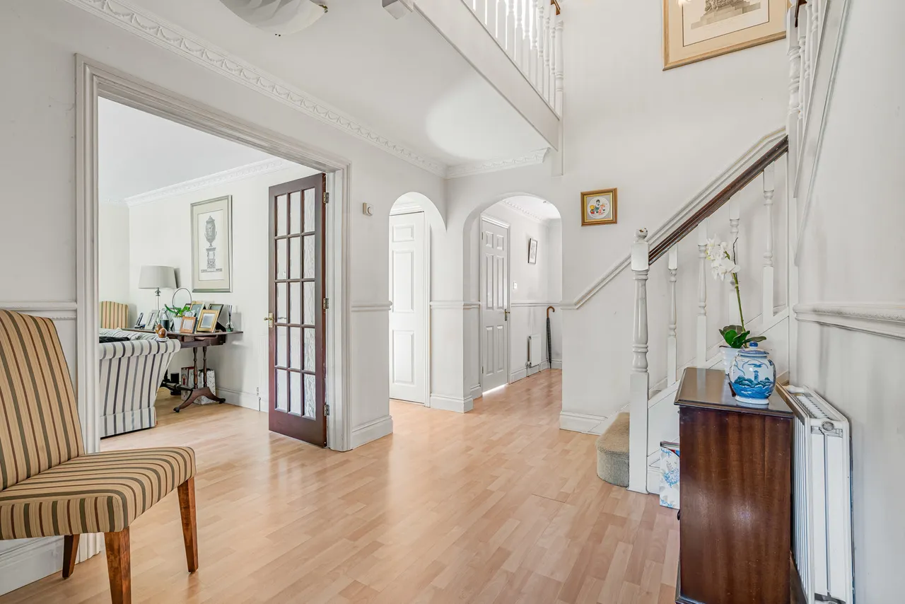 Dartnell Court, West Byfleet, KT14, photo 6