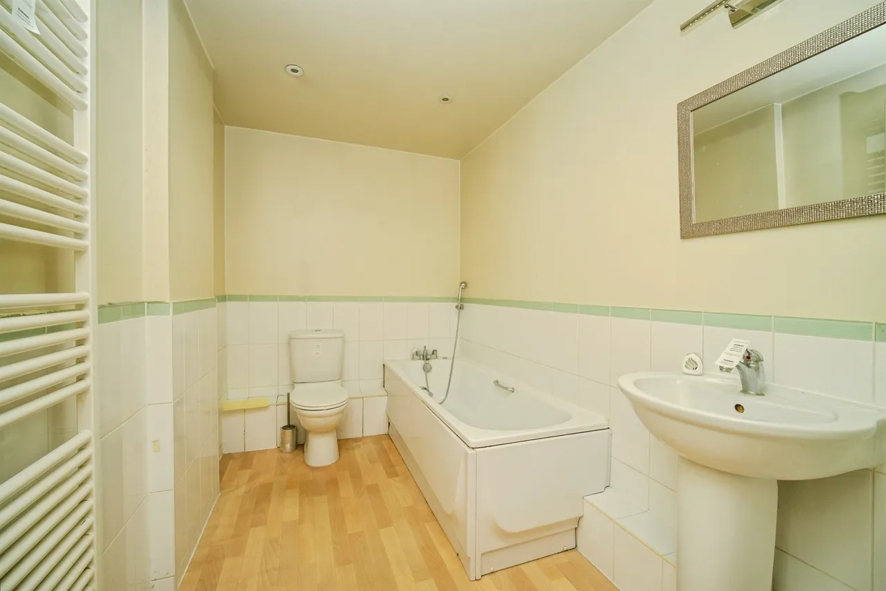 Winterthur Way, Basingstoke, photo 9