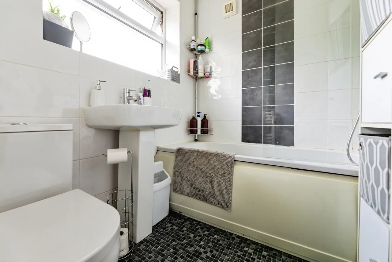 Batworth Drive, Sheffield, S5, photo 12