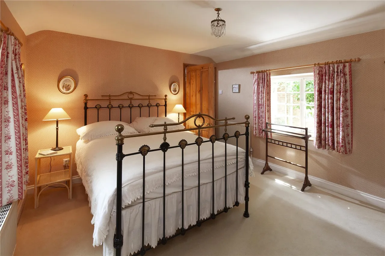 Mill Lane, Stratford sub Castle, Salisbury, Wiltshire, SP1 3LJ, photo 7