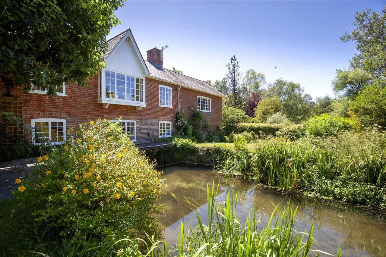 Mill Lane, Stratford sub Castle, Salisbury, Wiltshire, SP1 3LJ, photo 3