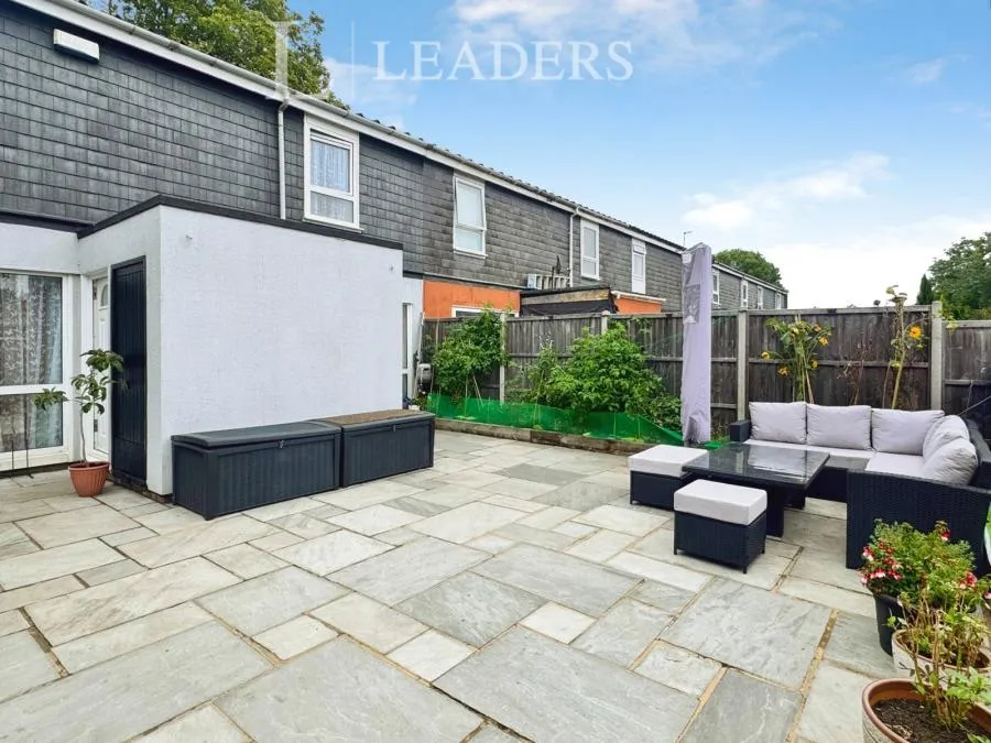 4 bed house for sale, Chaffinch Green, Waterlooville, PO8