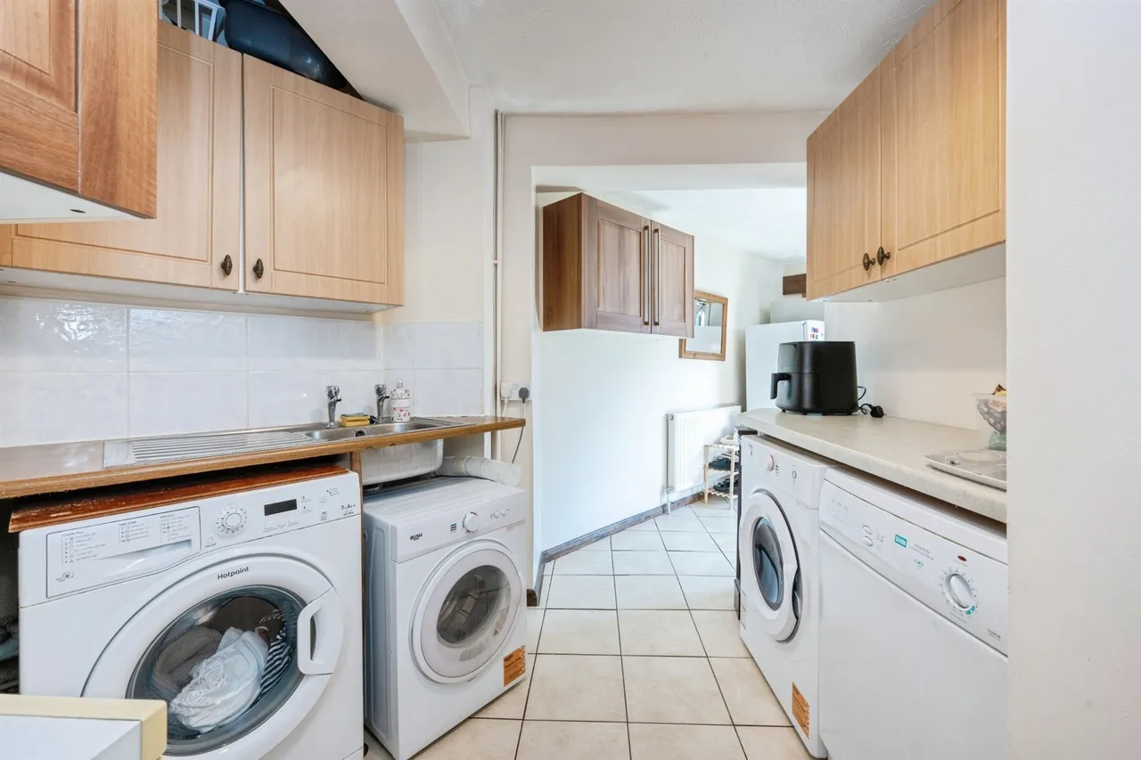 Abbotts Way, Wingrave, Aylesbury, photo 10